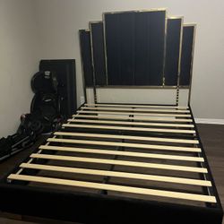 Queen Black And Gold Bed 