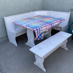Kitchen Squared Shape Table With Bench 