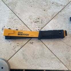 BOSTITCH BHT150C 1/4" Manual Hammer Tacker