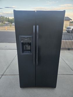 REFRIGERATOR GE