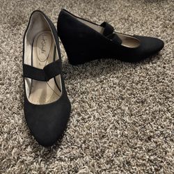 👠 LifeStride Black Wedge Heels size 9.5