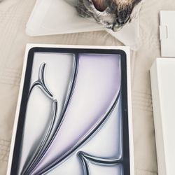 iPad Air 11-inch (M2) 128GB - Excellent Condition