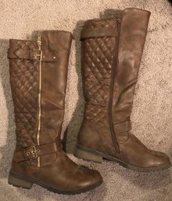 Boots (size 6-1/2)