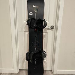 152cem Burton snowboard with Large Burton Misson bindings