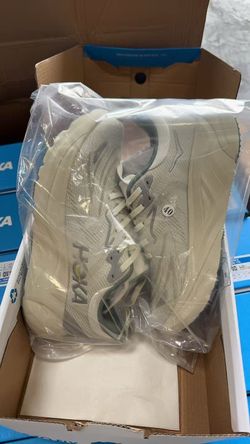 Wholesale sneakers.