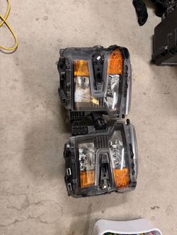 OEM Chevy Silverado 1500 Headlights Headlight Pair 2022 2023 2024 — Custom WT Halogen
