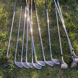 Set Of Acer Golf Clubs With Bag