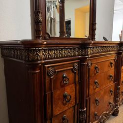 Elegant King Bedroom Set - Traditional Carved Wood, Sleep Number Bed, Complete 5-Piece Set