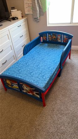 Toddler bed