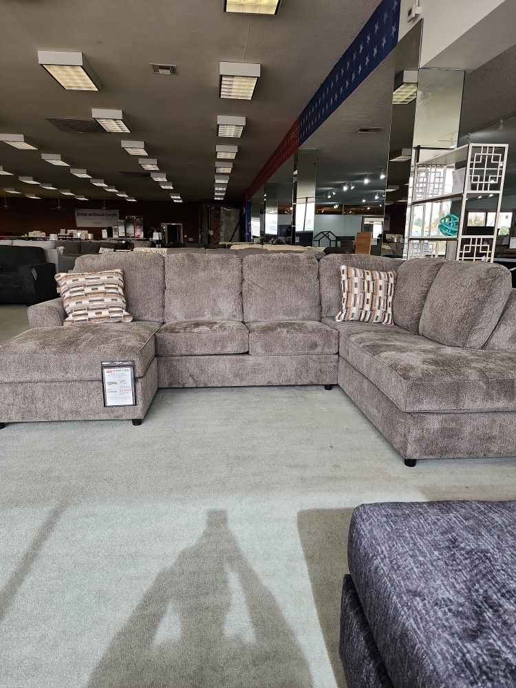2pc Sectional with Chaise