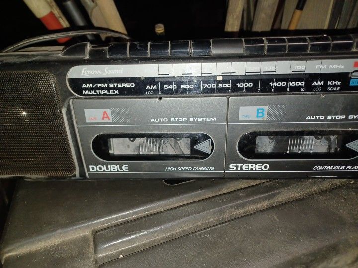 Double t. stereo boom box