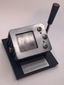 Die Cutter Manual for Polaroid Instant Films. Vintage - Cast Iron Base