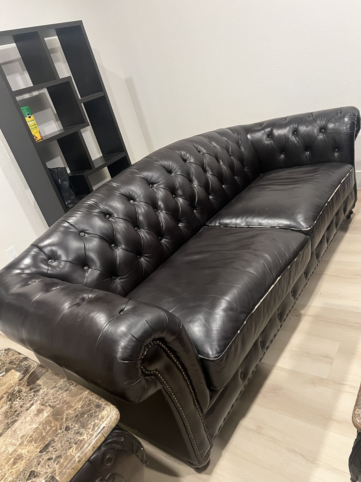 2 Black Leather Chesterfield Sofas – Cindy Crawford