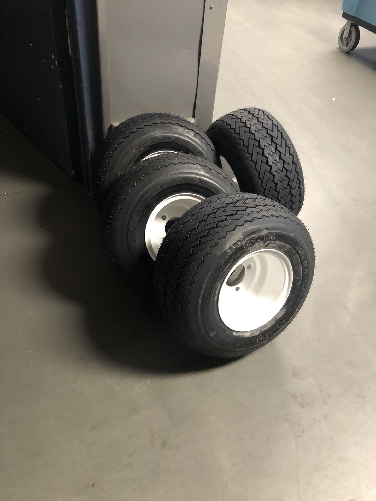 Golf cart tires (Hole-N-1)