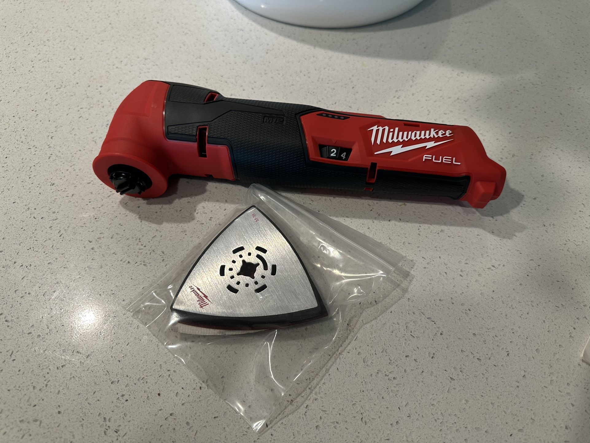Milwaukee M12 FUEL 12 Volt Lithium Ion Cordless Oscillating Multi