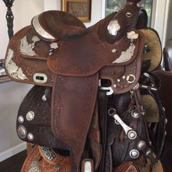 Show Saddle