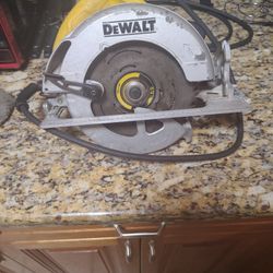 DeWalt 7-¼" Circular Saw