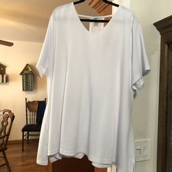 Womens Size 26 / 28 Bathing Suit Coverup Also Can Be Worn As A Tunic Top.  Color white.  Never Worn Only Washed.  Brand Avenue Leisure.