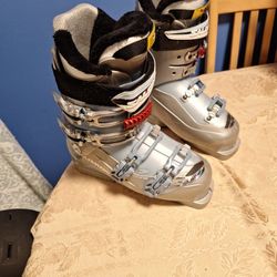 Luke New Salomon Ski Boots Mondo 25.5