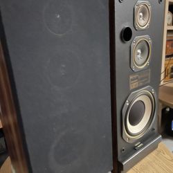 Fisher Sta-381l  Amplified  Speakers 