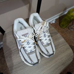 Women Nike Zoom Vomero