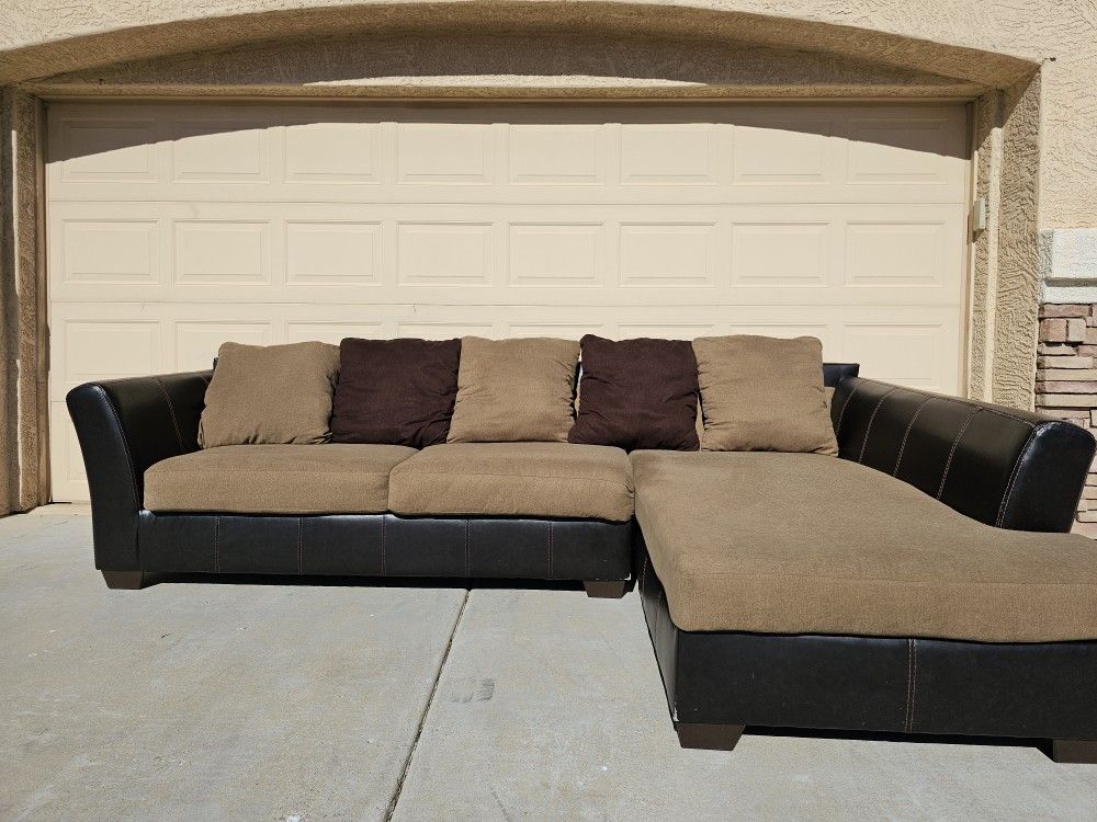 Sectional Couch w/ Chaise – Clean, Comfy –