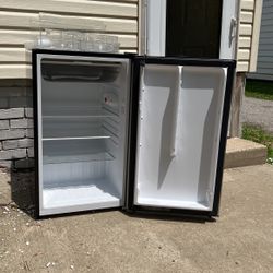 Mini Fridge for Sale in Urbana IL OfferUp