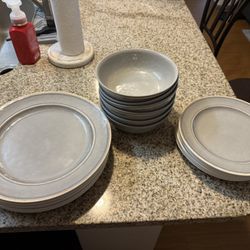 18-piece Melamine Dinnerware 