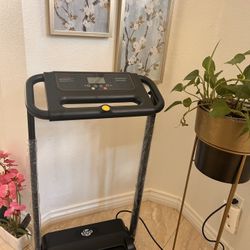 Treadmill,high end , new open box, folds, quiet motor, lots of features