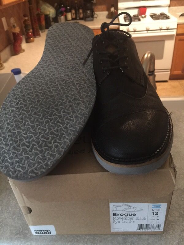 Toms men's brogue size 12