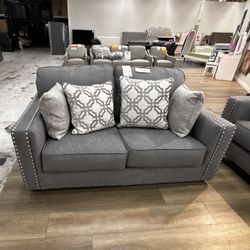 Barrali Loveseat Gray With Pillows 