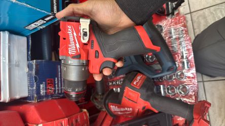 Milwaukee M18 Hammer Drill 