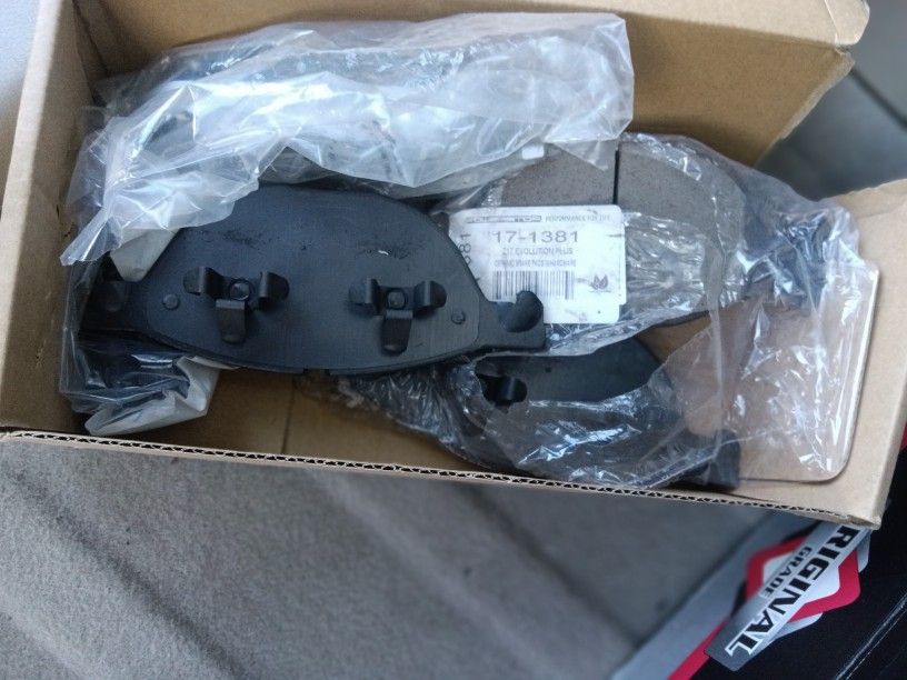 BRAKE PADS 