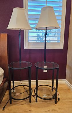 ​Set of 2 Nightstands with Built-in Lamps