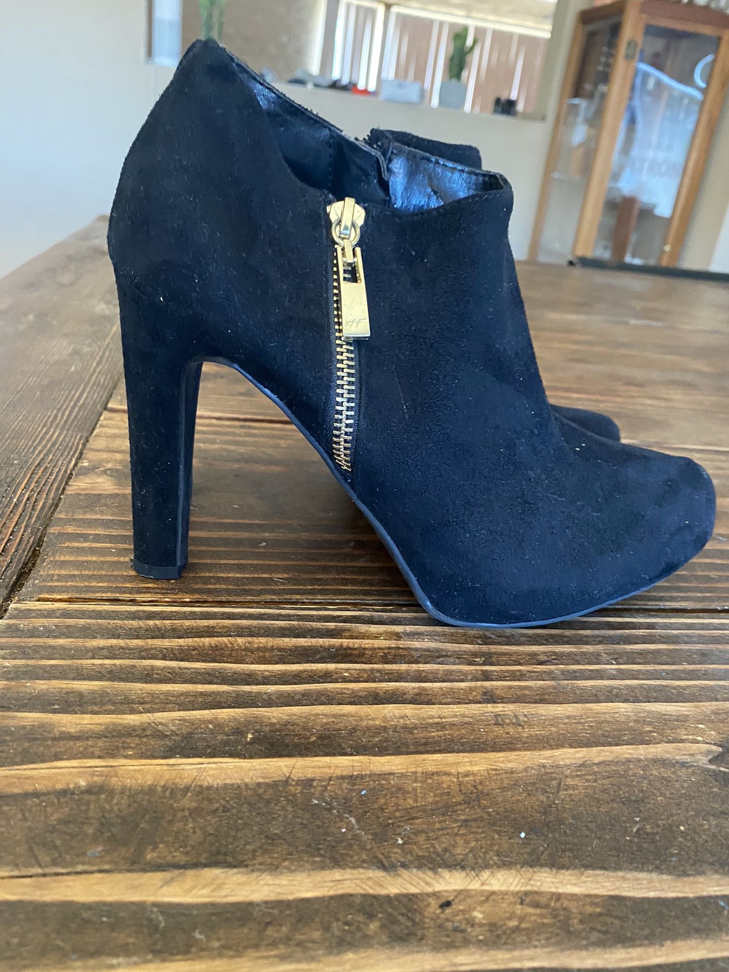 Woman’s Heels Size 8