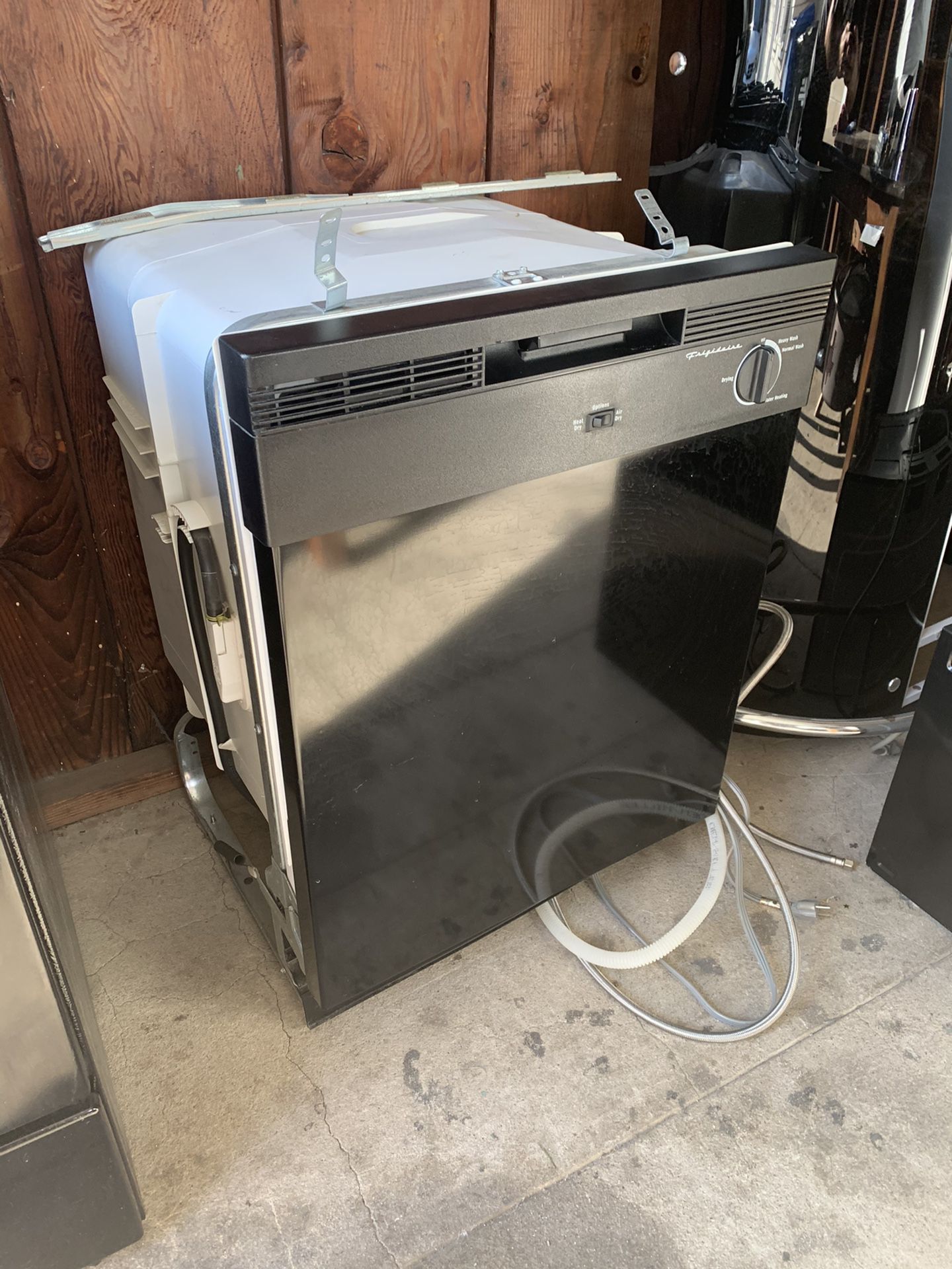 Dish washer , good condition, works great . We remodeled our kitchen and install a new appliances only reason why no longer need.
