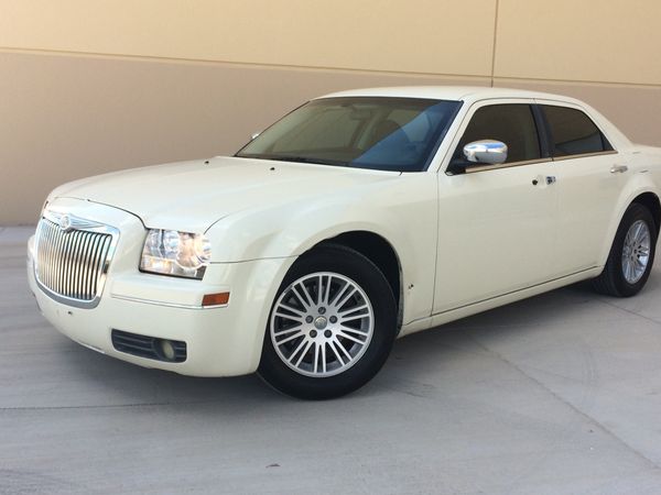 2010 Chrysler 300 Cars Trucks In Desoto Tx Offerup