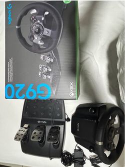 Volante con pedales para jugar videojuegos
