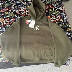 Pro Standard Yankees Sweater