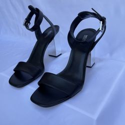 Micheal Kors Sandals *NEW*