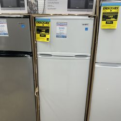🔥 RA7501W – 7.4 Cu. Ft. Refrigerator – BRAND NEW 🔥