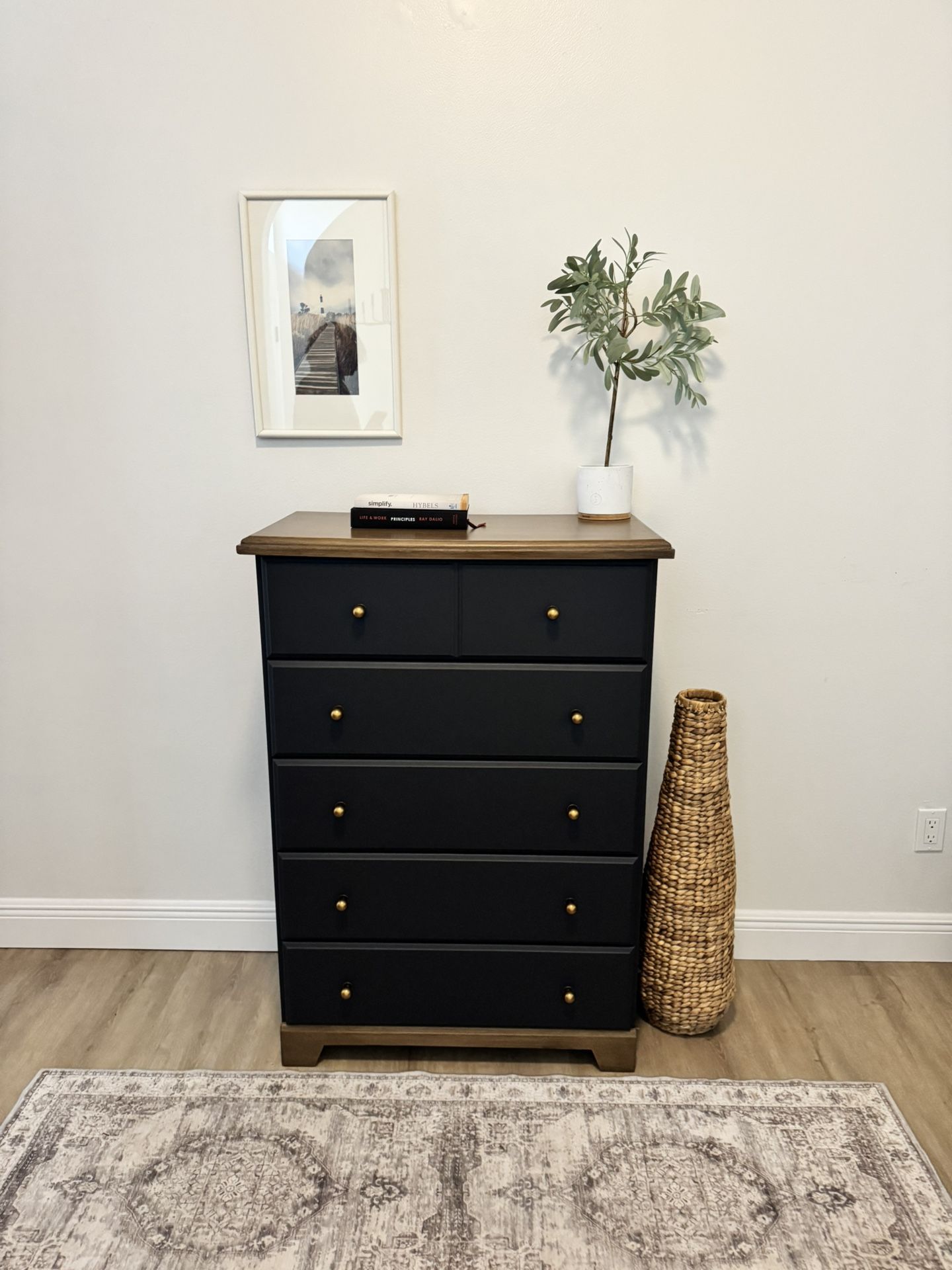 Modern 5-Drawer Dresser
