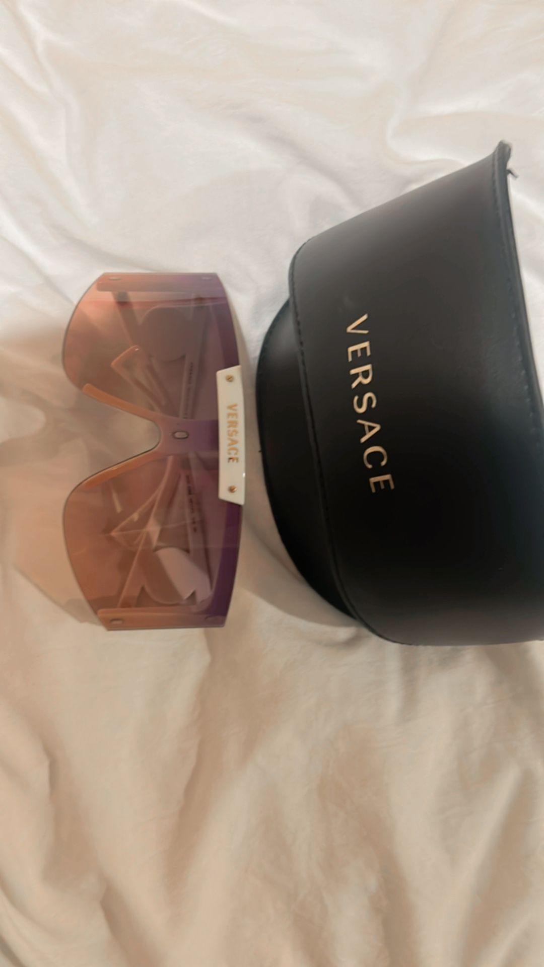 Woman’s Versagce. SunGlasses