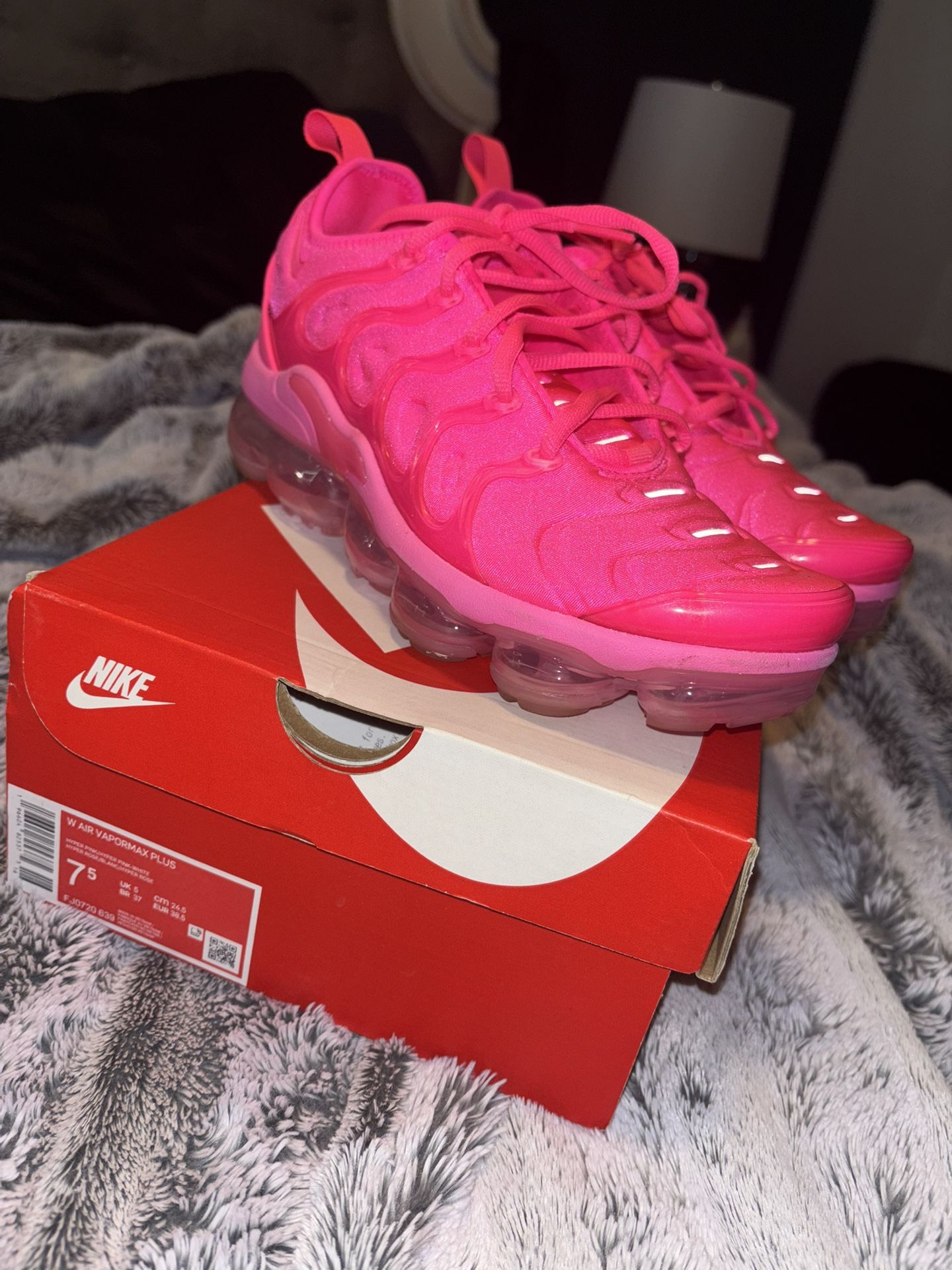 NIKE VAPOR MAX PLUS!!!