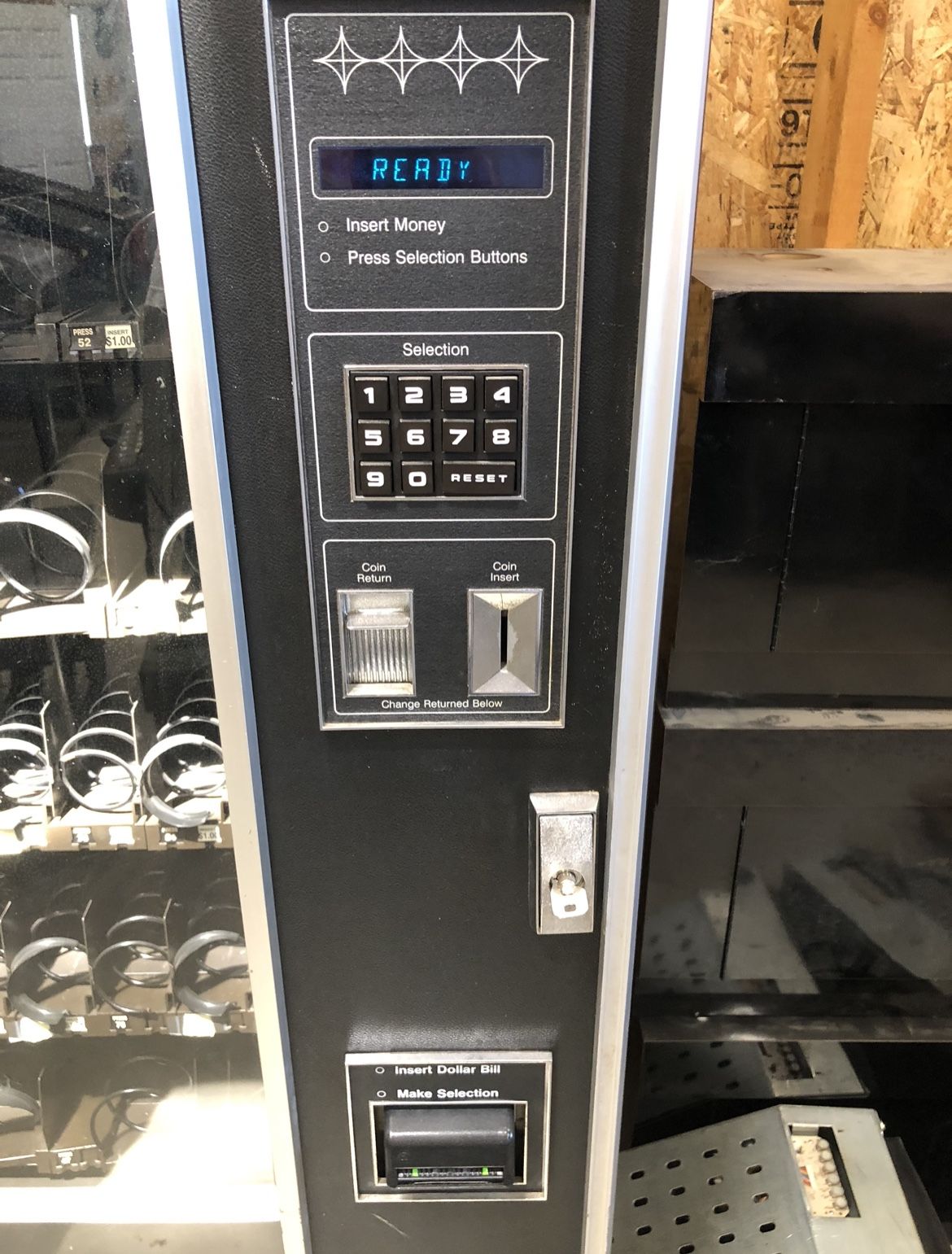 Rowe 5900 Snack Vending Machine for Sale in Bakersfield, CA OfferUp