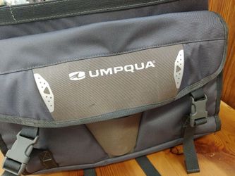 Umpqua fly fishing cooler gator