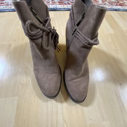 Tan Ankles Women’s  Boots 