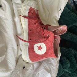Converse Size 7 Pink  Corduroy  Hightop’s Super cute!!!! 