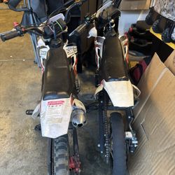 2 Kids Dirt Bikes 