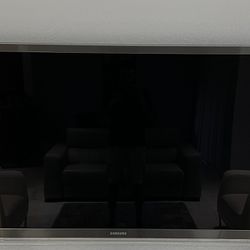 Samsung flat screen TV (2012)